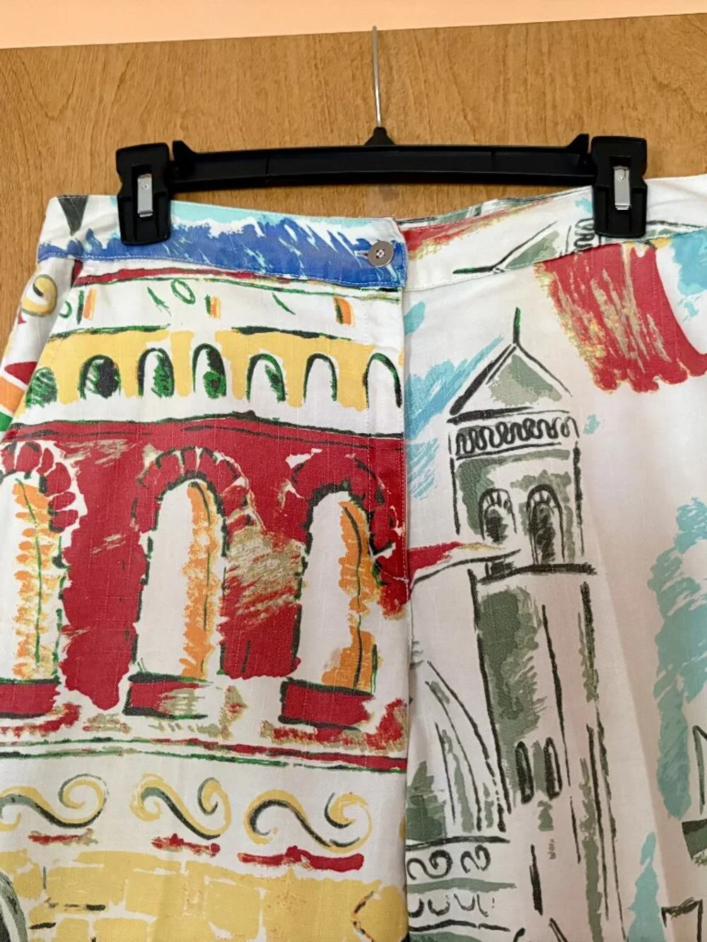 Vintage Chico's Archetectural scene print crops